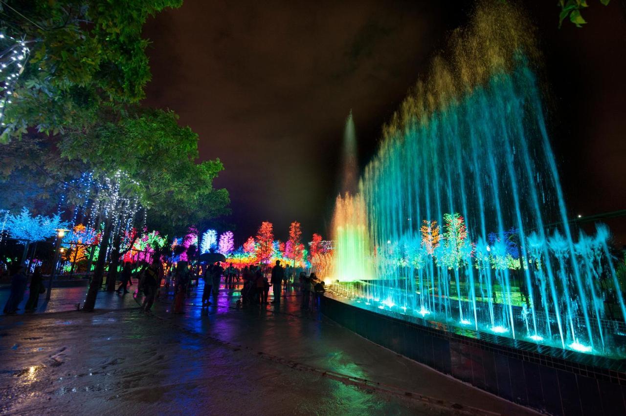 Sinar Rasa Homestay At I-Soho, I-City Шах-Алам Экстерьер фото Fountain of Wishes