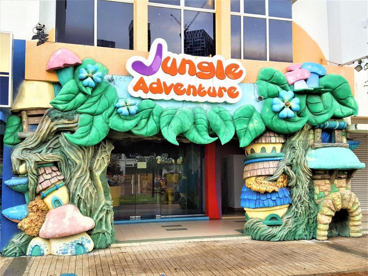 Sinar Rasa Homestay At I-Soho, I-City Шах-Алам Экстерьер фото Jungle Adventure
