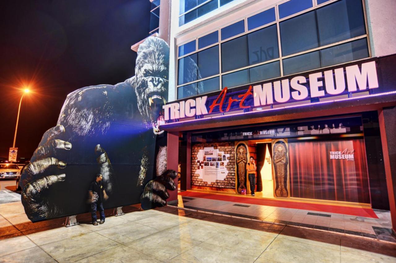 Sinar Rasa Homestay At I-Soho, I-City Шах-Алам Экстерьер фото Trick Art Museum