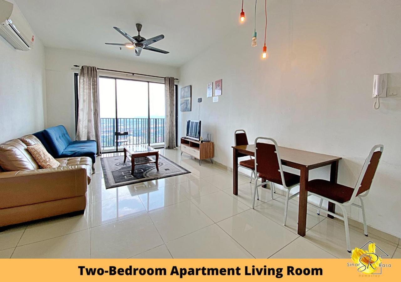 Sinar Rasa Homestay At I-Soho, I-City Шах-Алам Номер фото Living Room of a two-bedroom apartment